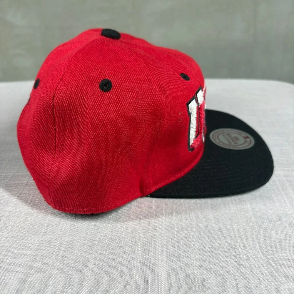 Mitchell & Ness UNLV Runnin Rebels Youth Snapback Hat Red Black 9N48OBC88-C67